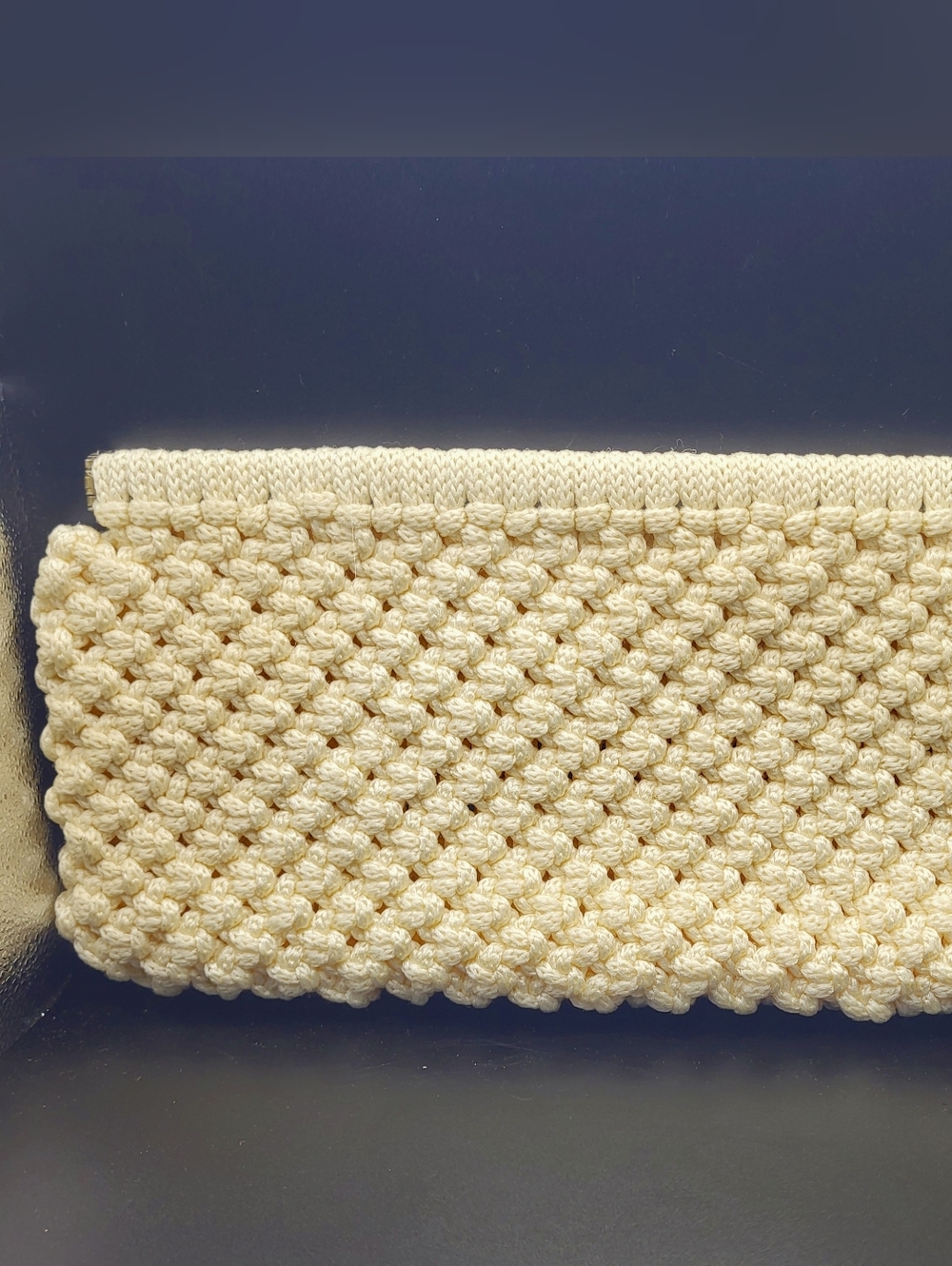 Vintage Handmade Crochet Clutch Purse Bobble Stitch Ivory Kiss Lock Handbag Boho